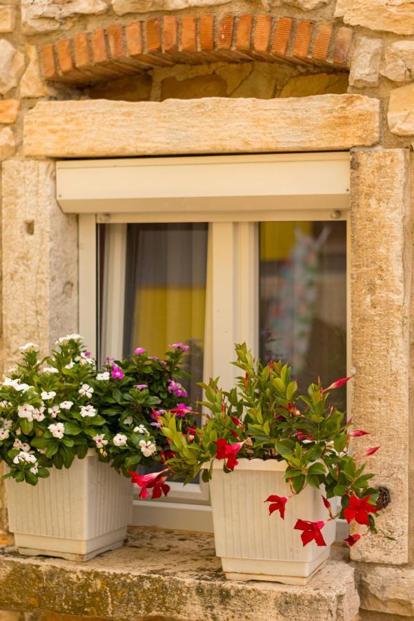 Semesterbostad Lovely House *